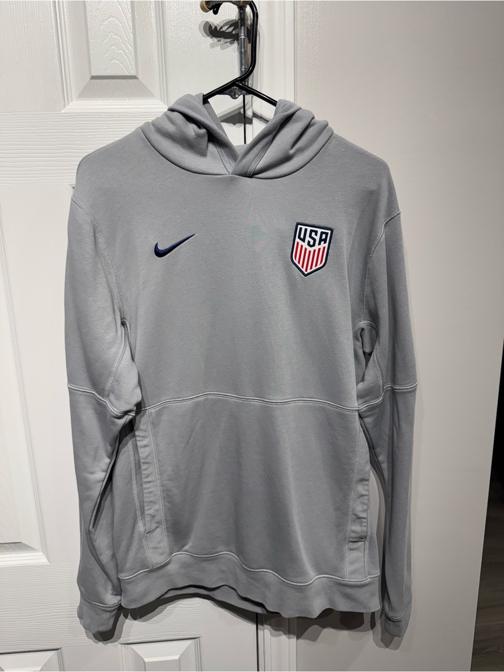 Nike USA athletic hoodie.